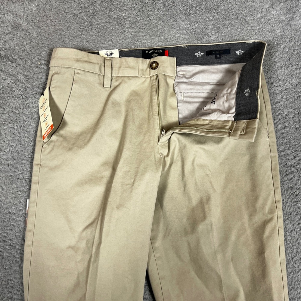 Dockers Chino Pants Mens 32x32 Workday Khaki Slim Fit Smart 360 Beige NEW